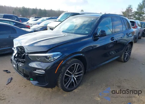 2021 BMW X5 xDrive40I z USA, uszkodzony, nr VIN 5UXCR6C06M9H00819